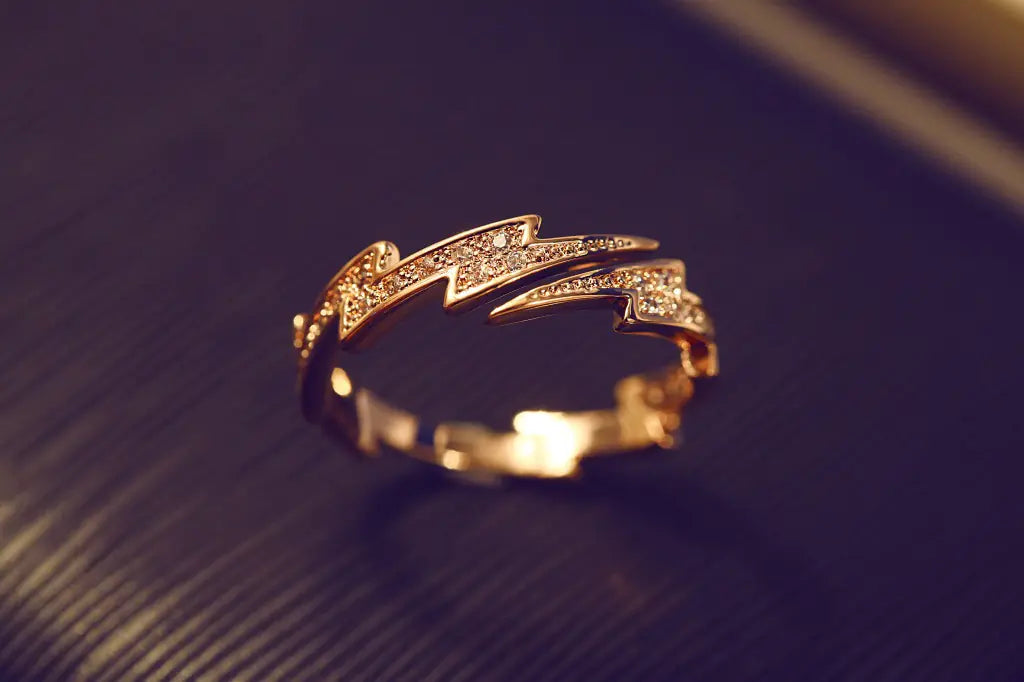 Ladies' Elegant Alloy Ring