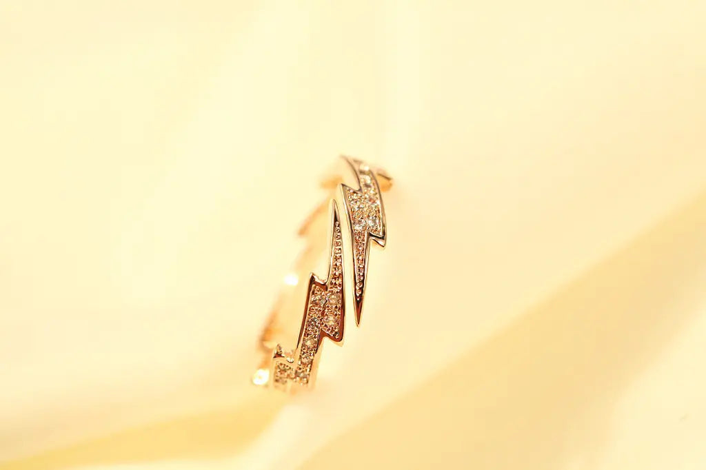 Ladies' Elegant Alloy Ring